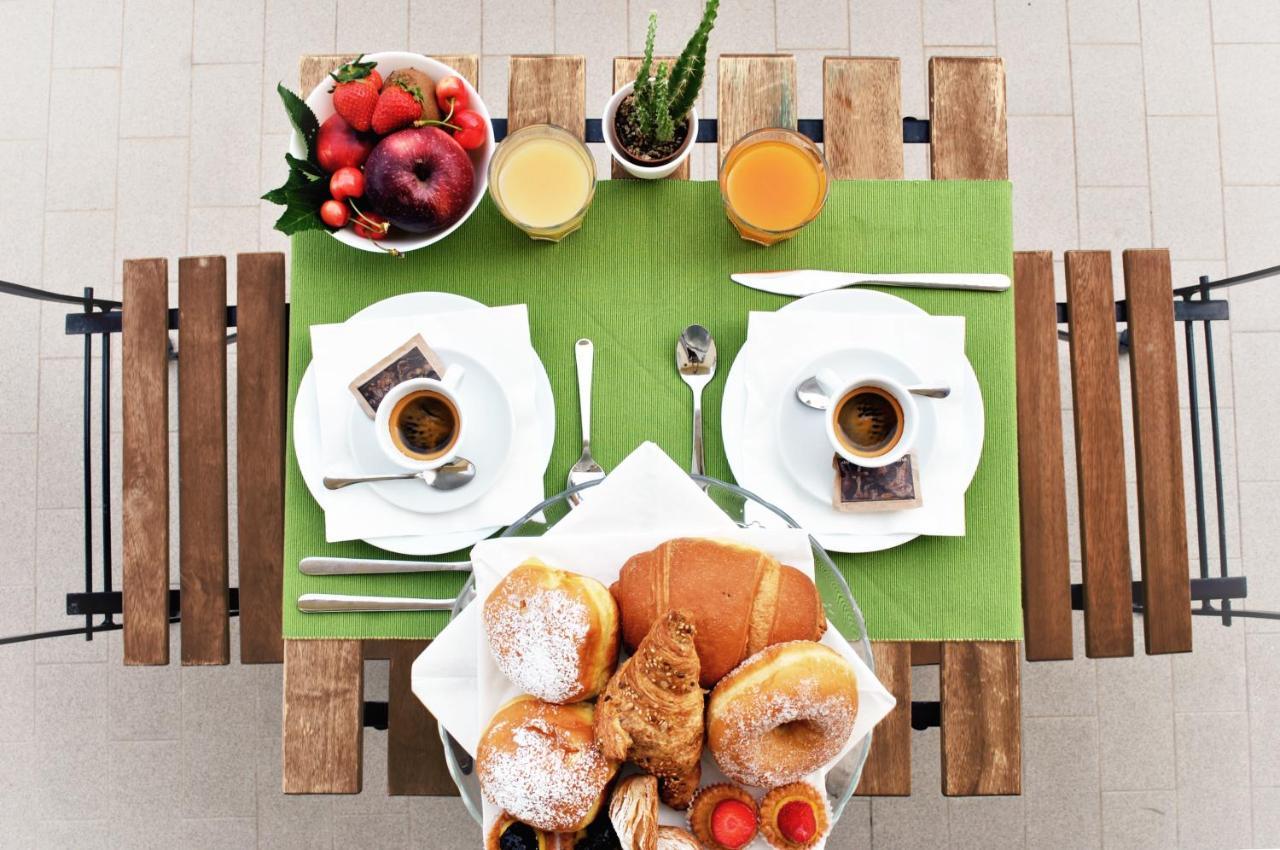 Hotel Aria Di Mare - Bed & Brunch In Centro A リッチョーネ エクステリア 写真