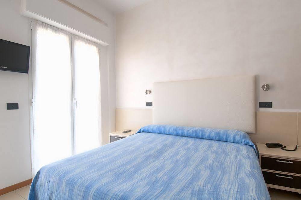 Hotel Aria Di Mare - Bed & Brunch In Centro A リッチョーネ エクステリア 写真