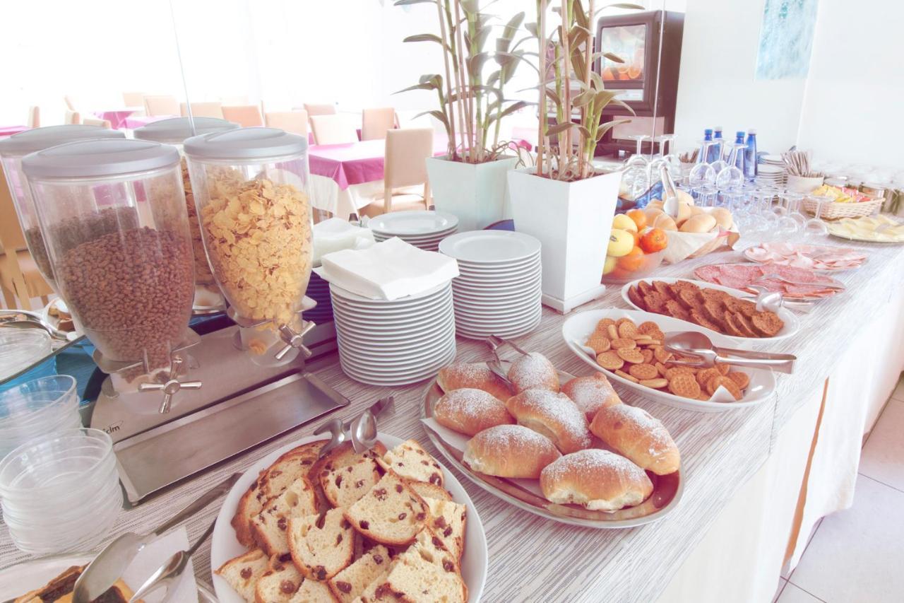 Hotel Aria Di Mare - Bed & Brunch In Centro A リッチョーネ エクステリア 写真